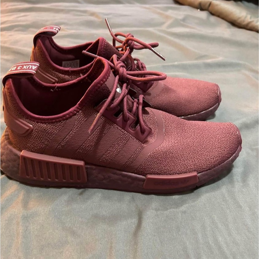 adidas shoes maroon size 9